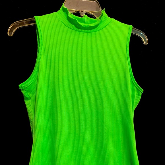 Lime Green Sleeveless Top - Picture 1 of 3